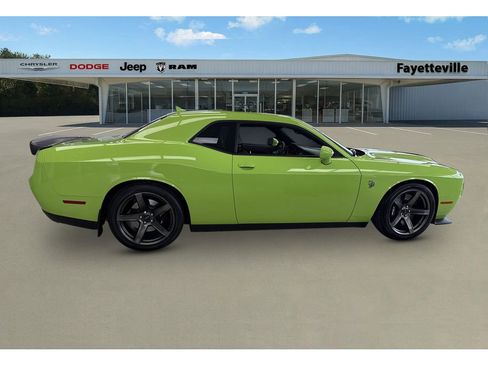 Used 2023 Dodge Challenger SRT Hellcat RWD image 2