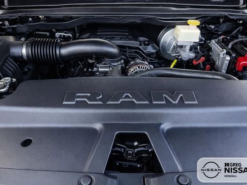 Used 2019 RAM 1500 Laramie AWD/4WD image 11