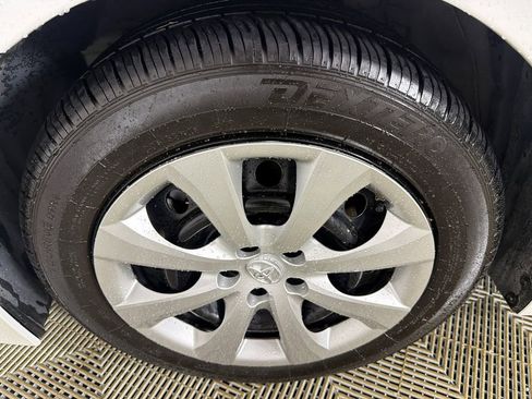Used 2023 Toyota Corolla LE FWD image 11
