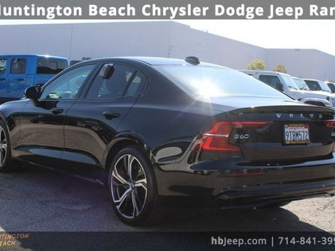 Used 2024 Volvo S60 B5 Core image 3