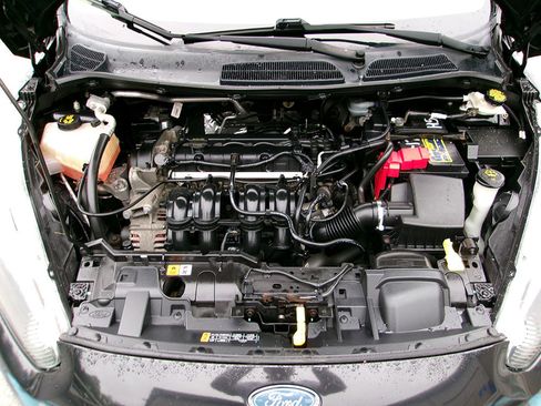 Used 2014 Ford Fiesta SE w/ Equipment Group 201A FWD image 8