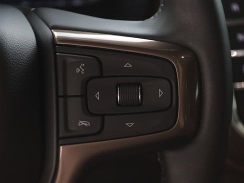 Used 2024 Chevrolet Suburban High Country image 10