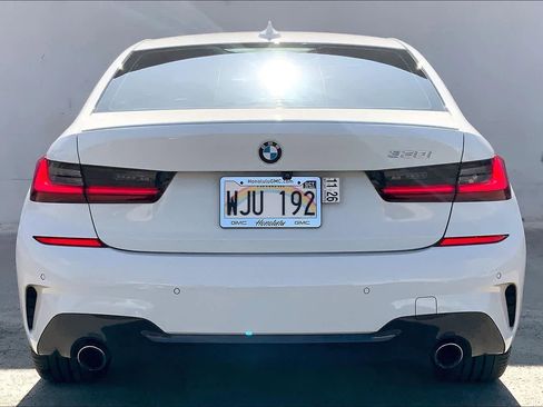 Used 2022 BMW 330i Sedan w/ M Sport Package RWD image 5