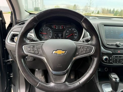 Used 2018 Chevrolet Equinox LT FWD image 26