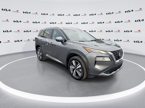 Used 2023 Nissan Rogue SL w/ SL Premium Package FWD image 2