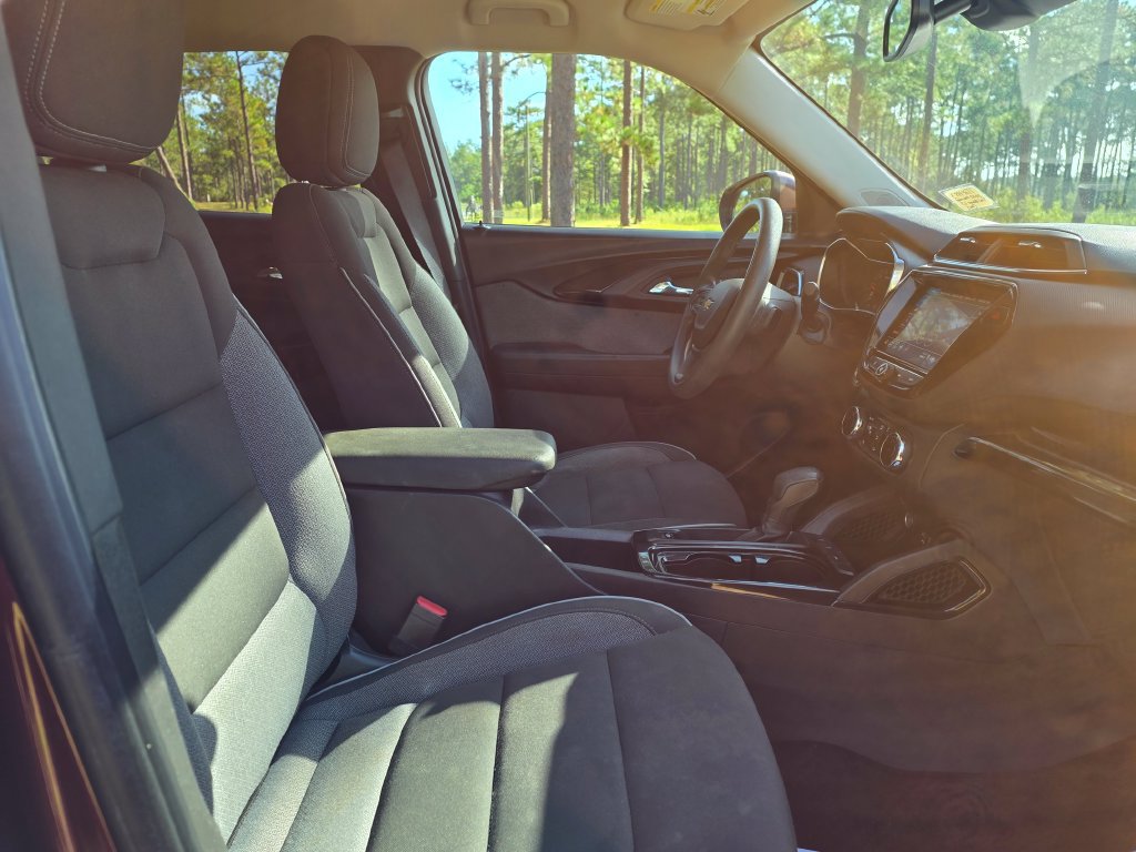 Used 2022 Chevrolet TrailBlazer LT w/ Convenience Package FWD image 25