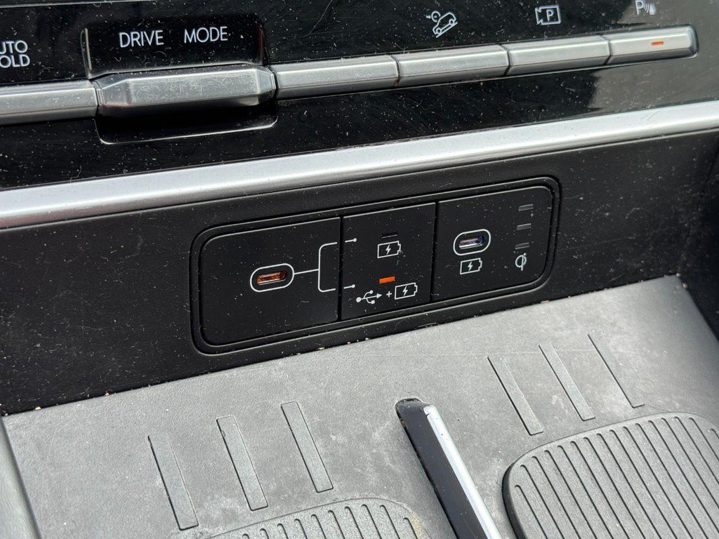 Used 2025 Hyundai Santa Fe SEL FWD image 19