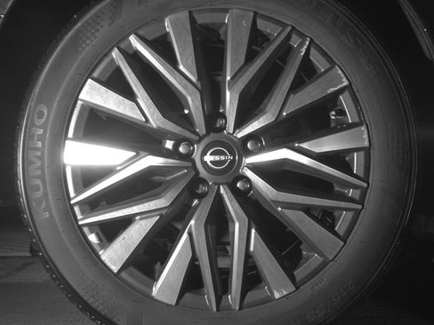 Used 2025 Nissan Altima 2.5 SV FWD image 15