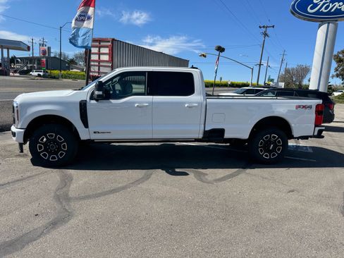 New 2026 Ford F250 Platinum w/ FX4 Off-Road Package AWD/4WD image 2
