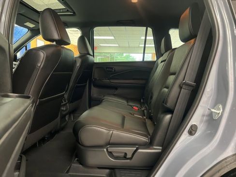 Used 2023 Honda Passport EX-L image 16