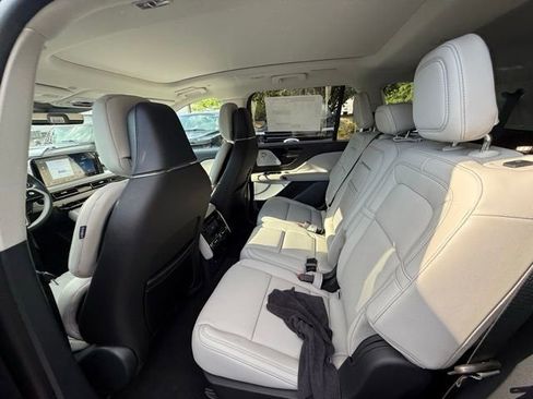 New 2025 Lincoln Aviator Reserve w/ Equipment Group 201A image 14
