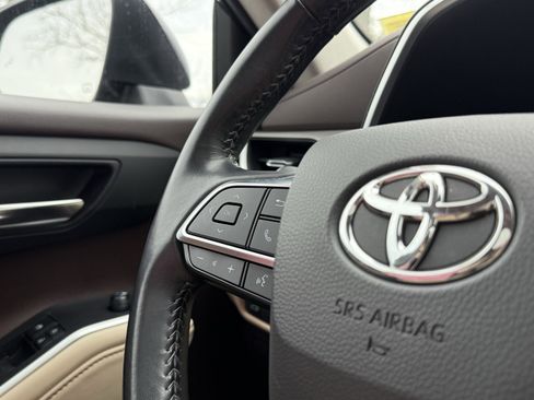 Used 2020 Toyota Highlander XLE image 20