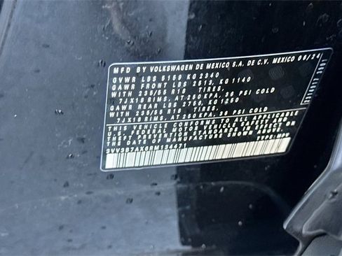 Used 2024 Volkswagen Tiguan Wolfsburg Edition image 34