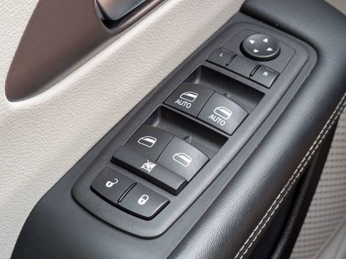 Used 2024 Chrysler Voyager LX FWD image 30