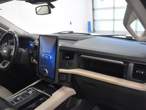 Used 2024 Ford Expedition Max Platinum AWD/4WD image 18