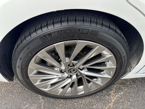 Used 2022 Lexus ES 300h Ultra Luxury w/ Accessory Package 2 FWD image 46