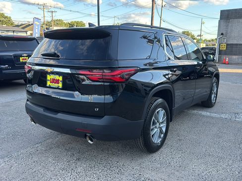 Used 2023 Chevrolet Traverse LT FWD image 5