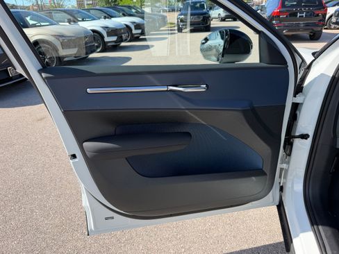 New 2026 Volvo EX30 Plus w/ Climate Package RWD image 17
