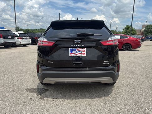 Used 2023 Ford Edge SEL w/ Convenience Package AWD/4WD image 3