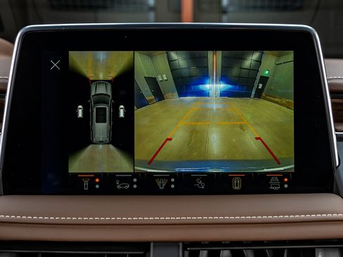 Used 2024 Chevrolet Suburban High Country w/ Advanced Technology Package AWD/4WD image 24