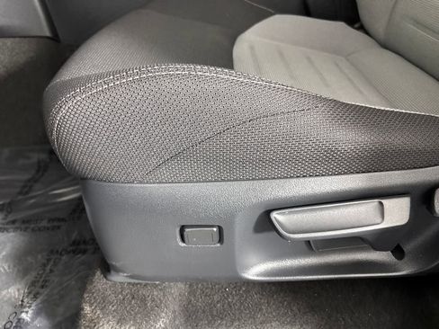 Certified 2025 Toyota 4Runner TRD Off-Road image 9