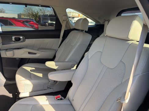 Certified 2023 Kia Sorento SX Prestige image 8