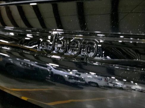 New 2025 Jeep Grand Cherokee Altitude image 20