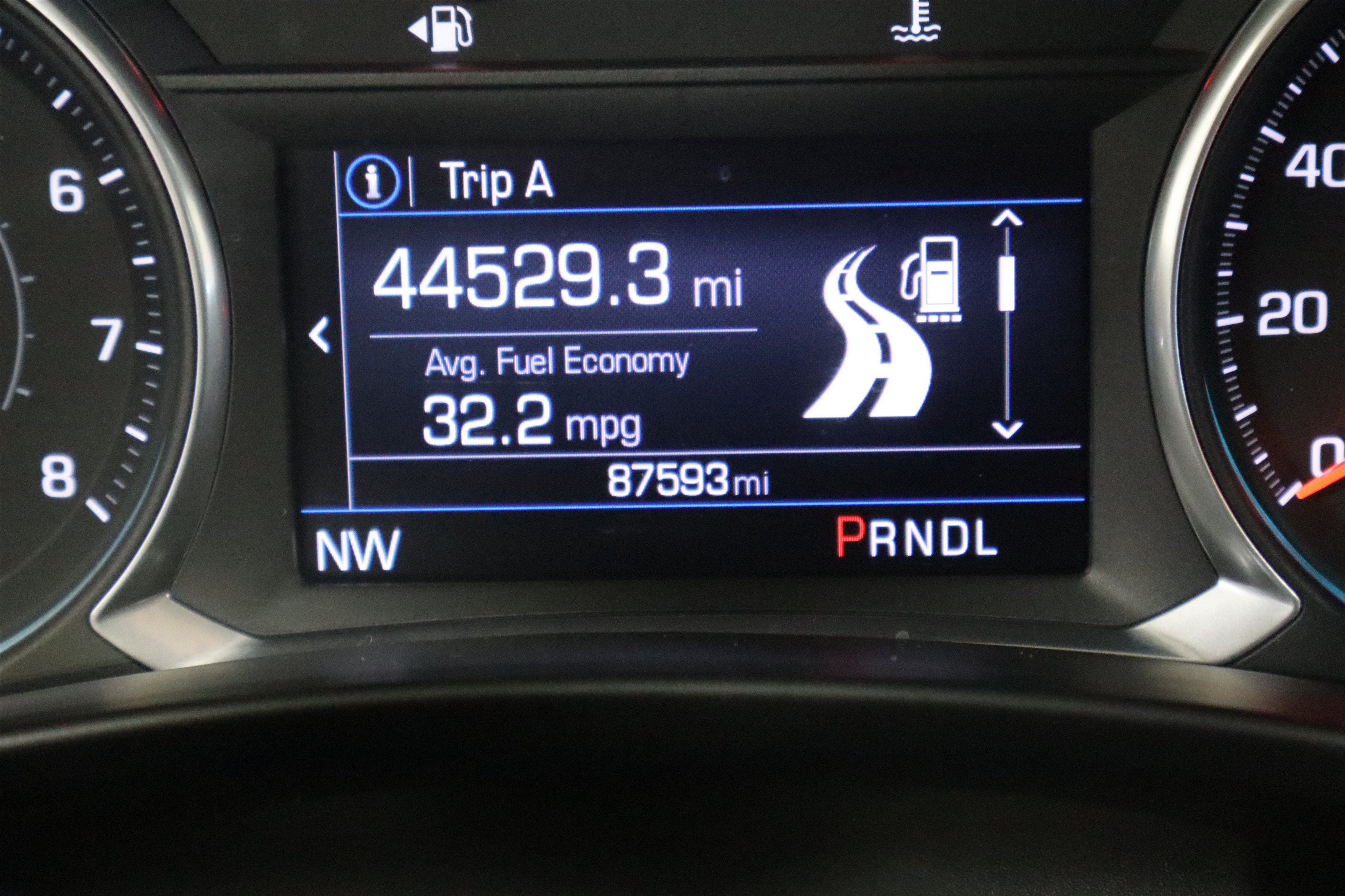 Used 2019 Chevrolet Equinox LT FWD image 19