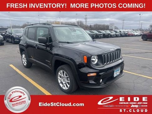 Used 2023 Jeep Renegade Latitude w/ Premium Group image 1