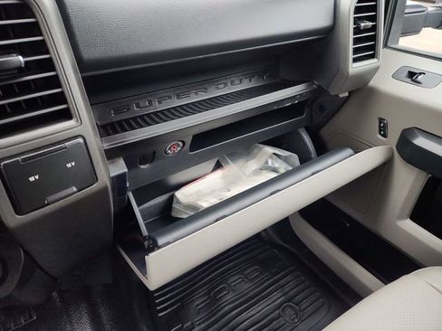 Used 2022 Ford F250 XL w/ Power Equipment Group image 46