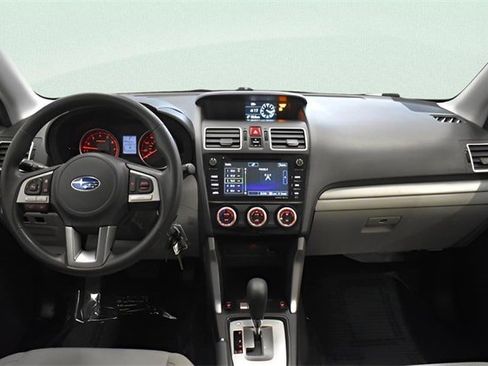 Used 2017 Subaru Forester 2.5i Premium w/ All-Weather Package image 5