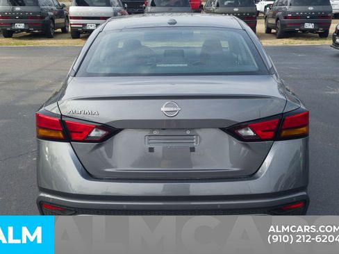 Used 2025 Nissan Altima 2.5 SV image 6