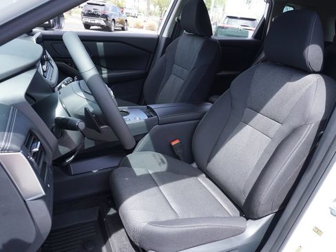 Certified 2026 Nissan Rogue SV FWD image 13