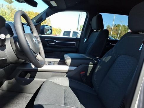 New 2026 RAM 1500 4x4 Crew Cab image 7
