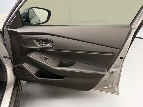 Used 2023 Honda Accord Sport image 32