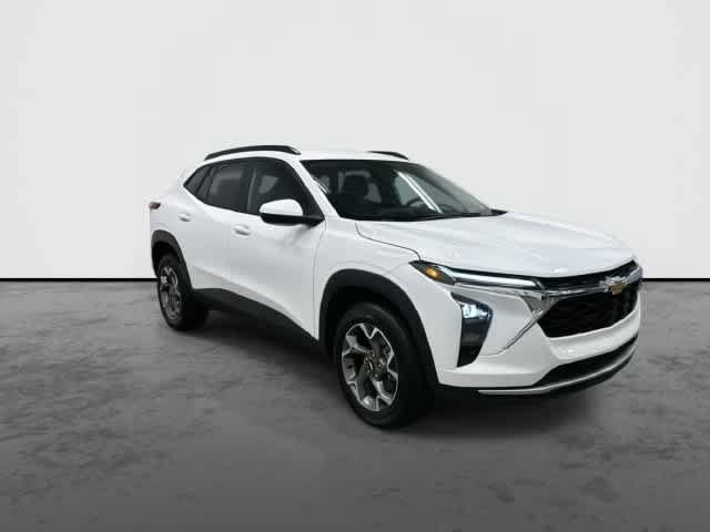 Used 2025 Chevrolet Trax LT w/ LT Convenience Package FWD image 6