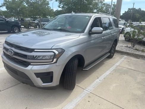 Certified 2022 Ford Expedition XLT AWD/4WD image 2