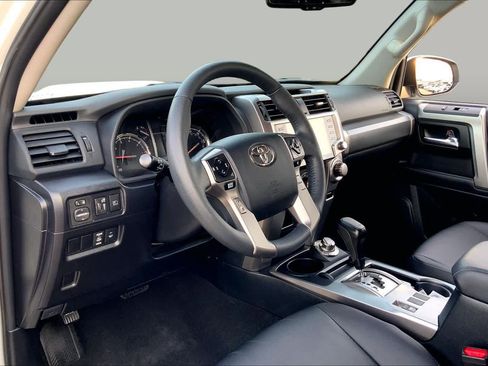 Used 2024 Toyota 4Runner TRD Sport AWD/4WD image 17