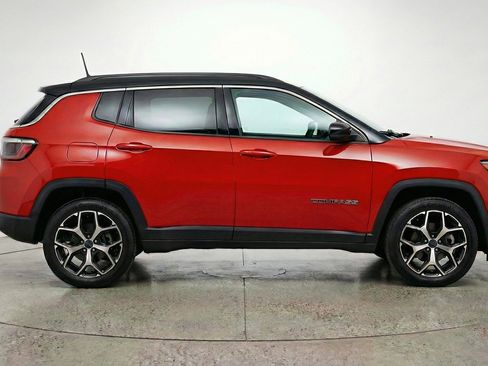 Used 2025 Jeep Compass Limited AWD/4WD image 11