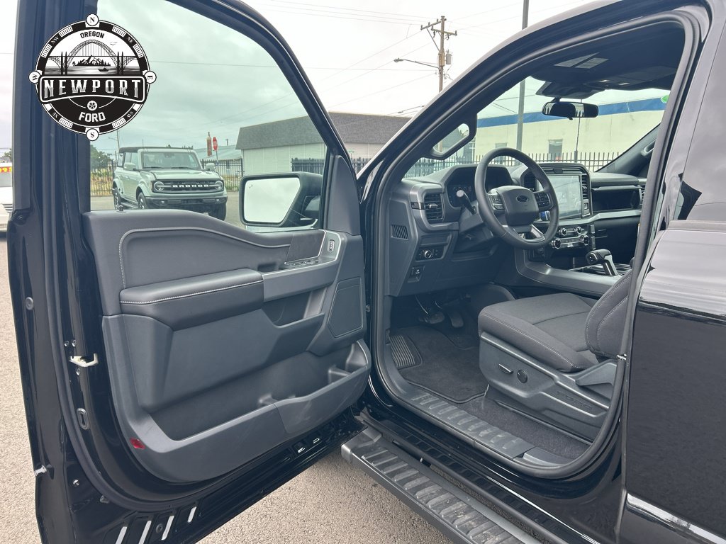 New 2026 Ford F150 XLT w/ XLT Black Appearance Package AWD/4WD image 4