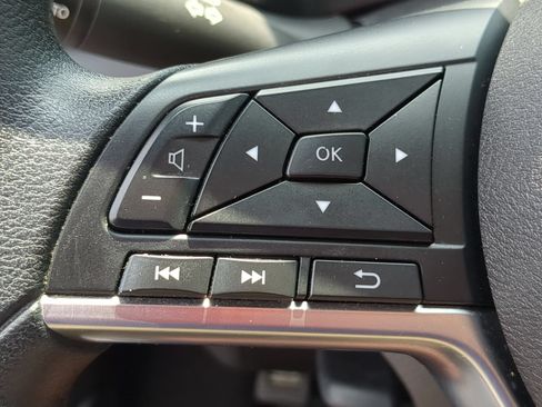 Used 2024 Nissan Sentra SV FWD image 17