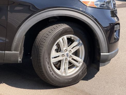 Used 2021 Ford Explorer XLT RWD image 5