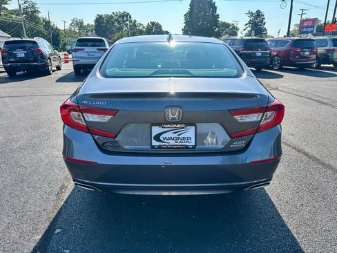 Used 2018 Honda Accord Touring image 7