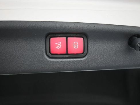 Used 2022 Mercedes-Benz C 300 4MATIC Sedan image 27