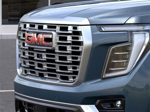 New 2026 GMC Yukon Denali w/ Sun & Power Step Package image 13