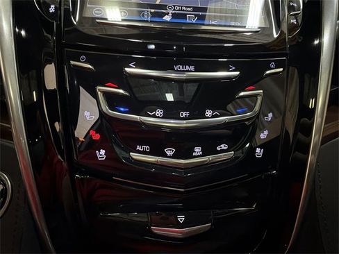 Certified 2020 Cadillac Escalade Luxury w/ Escalade Sport Edition image 19
