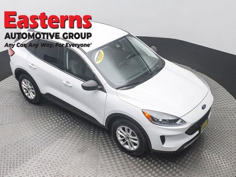 Used 2022 Ford Escape SE w/ Convenience Package AWD/4WD image 3