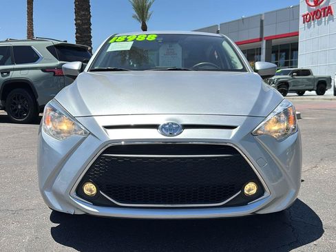 Used 2019 Toyota Yaris LE FWD image 2