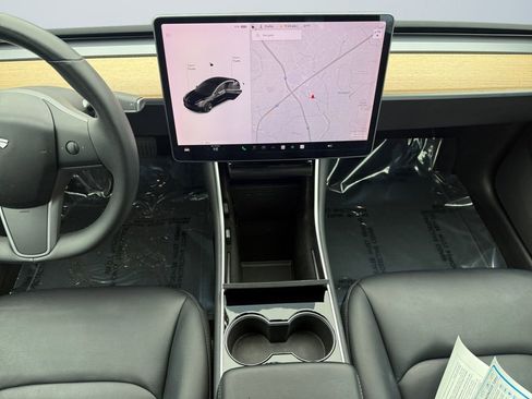 Used 2018 Tesla Model 3 Long Range image 11