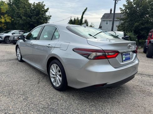 Used 2021 Toyota Camry LE FWD image 3